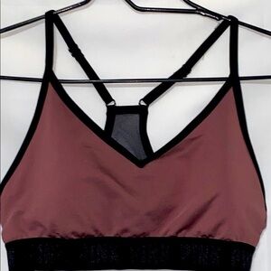 Women's Black and Burgundy Sports bra size Medium VERY‎ GOOD CLEAN CONDITION